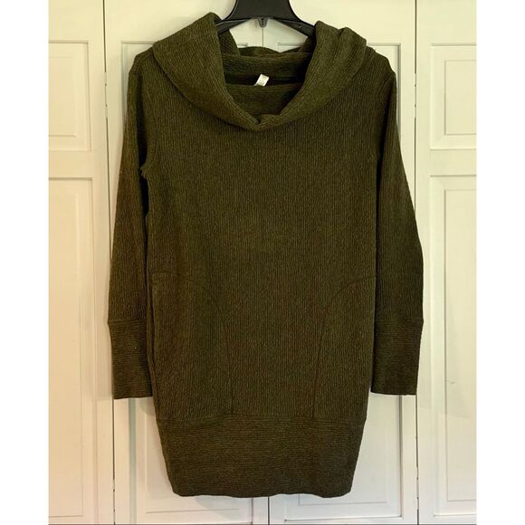 Lululemon along the way green dress olive green small - Picture 4 of 11